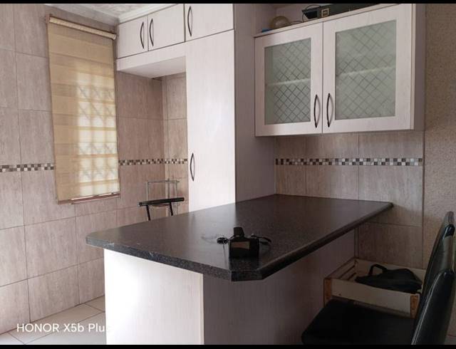 3 BEDROOM PROPERTY TO RENT IN WINDMILL PARK EXT